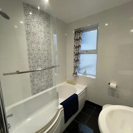 Apartment 4, 11 The Filey