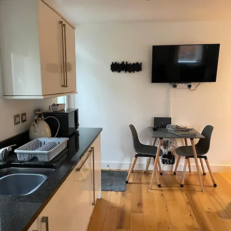 Apartment 4, 11 The Filey